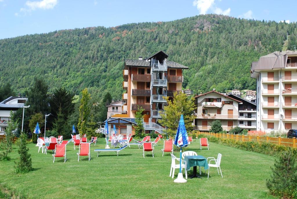 Hotel Derby Aprica Eksteriør billede